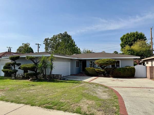 1 Spacious 4 Bed, 2 Bath Single Family Home in North Hollywood 1