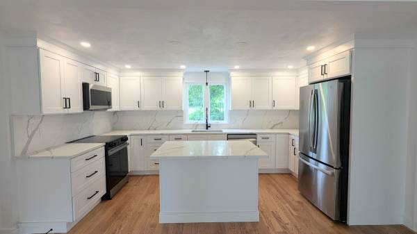 $7,500 / 4br - Single Family completely RENOVATED/ 2 Car Garage/ Yard/ NO FEE (Lexington)63690755392515121