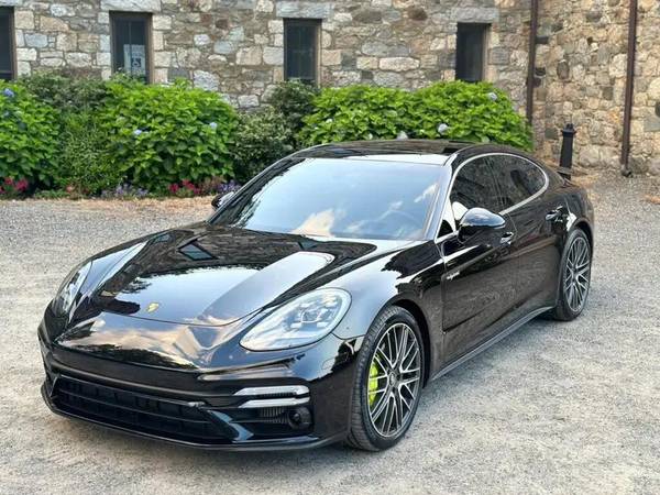 2023 Porsche Panamera Turbo S E-Hybrid 1