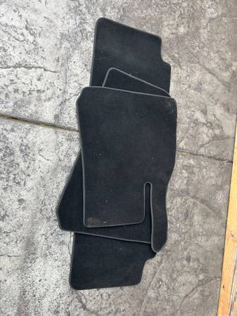 Tesla Y floor mats 1