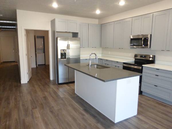 $1595.00 / 1br - 810ft2 - Dope Downtown Loft – First Month Free!63670954920193121