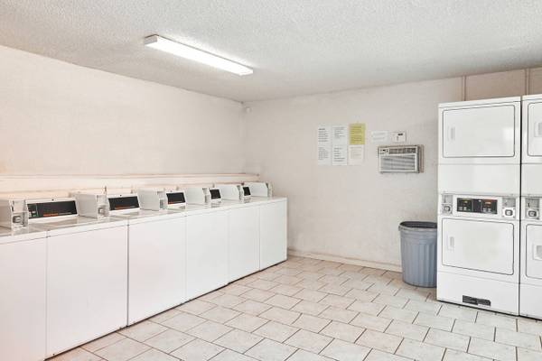$815 / 1br - 660ft2 - Descubre la vida moderna en Park Mac Arthur 🏢🌟 (Oklahoma)63670502818179122