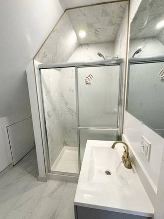 $1,055 Bedroom with utilities included! 1055 (Harvest Street, Boston, MA, USA)63810013063555122