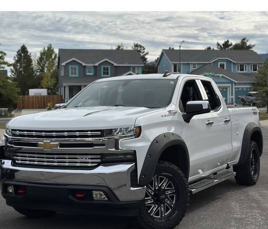 CHEVY SILVERADO 1500 V8 DOUBLE CAB 4X4 CHEVROLET SILVERADO 48k MILES - 1