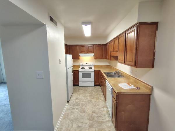 $1041.00 / 2br - 840ft2 - Charming 2 Bed 1.5 Bath Apartment in Lynchburg, VA - $1041/month63851970938497121