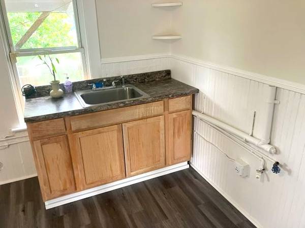 $1,395 / 1br - 850ft2 - Renovated.....w/d hkups in the apartment ............. pets possible (Ansonia)64010331449986122