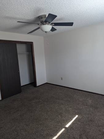 $1200.00 / 2br - 800ft2 - 5421 Eastview St63829654616963120