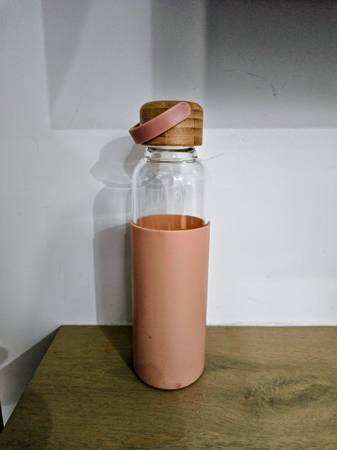 21oz Borosilicate Glass Water Bottle with Silicone Non-Slip Sleeve & Leak-Proof  1