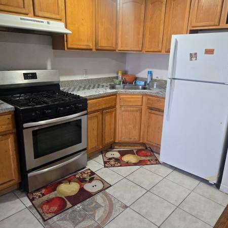 $350 / 1br - XLARGE Studio, Private Bathroom, 1 shared Bathroom with shared Kitchen63854288919299122