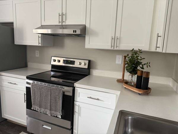 $2,315 / 2br - 1050ft2 - 24 Hour Emergency Maintenance, Private Balcony or Patio, Pet Stations (1 Old Canal Way, Simsbury, CT)63989075460227122
