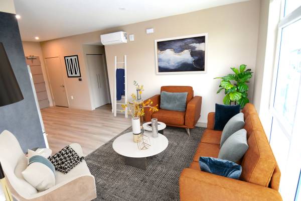 $2,450 / 2 habitaciones - 911 pies² - ¡Alquiler reducido a $2450 al mes si lo eliges! ¡2 habitaciones en Onyx listas para mudarse! (Downtown Roseville)63844737273475122