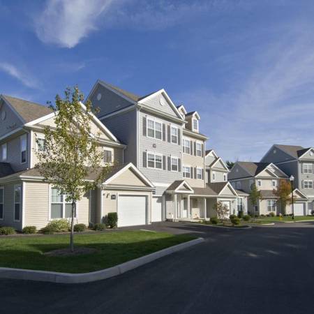 $2,416 / 1br - 1010ft2 - Pet Friendly for Dogs and Cats, Scenic views, Patio or Balcony (Cohasset)63699215566211120