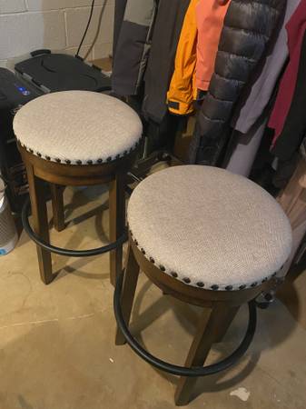 swivel bar stools 1
