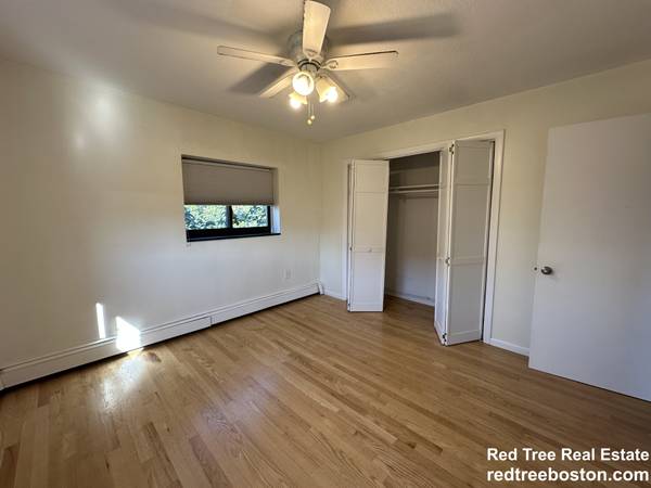 $2,800 / 2br - Awesome spacious 2 bed with utilities included, parking avail!! (Allston)63802096780419124