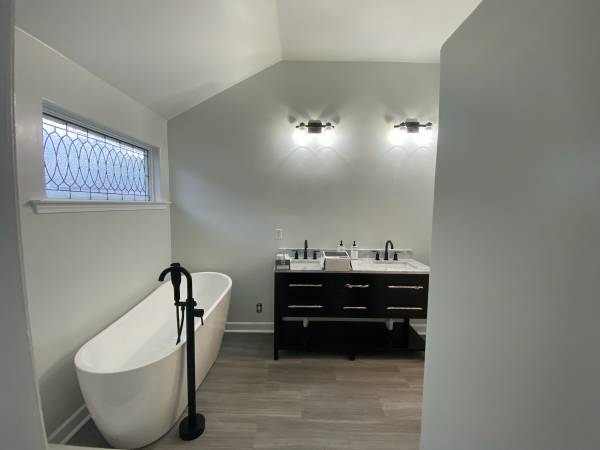 Full bathroom remodelling/Showers Upgrades/Closets 1