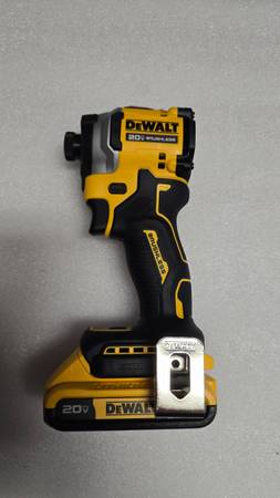 DeWalt 20v MAX ATOMIC Brushless 1/4" Hex Impact Driver & 2AH Battery 1