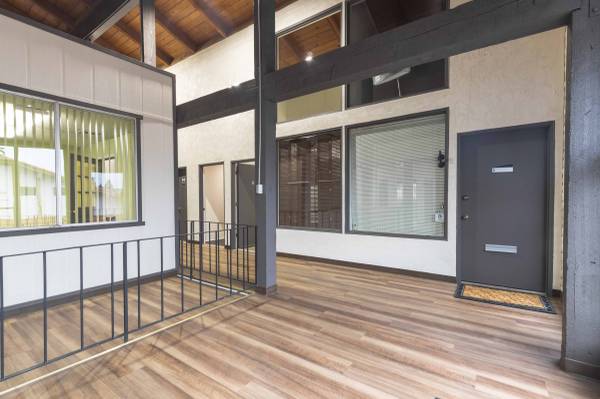 $1,025 / 743ft2 - Small Loft Space Available (Redding, CA)63972383273090123