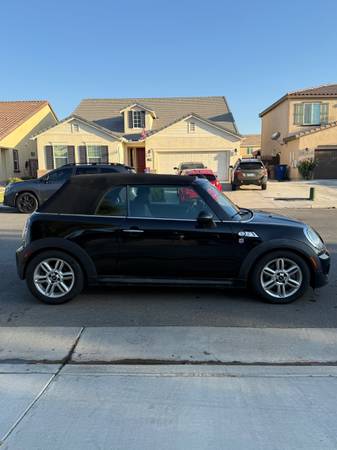 Mini cooper S 2012 convertible - $6,500 (Bakersfield)63613763063809121