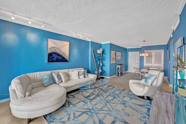 $3800.00 / 1br - 745ft2 - Best Location with ocean view - 1 Bed/1 Bath Condo in Hollywood, FL64049454966145124