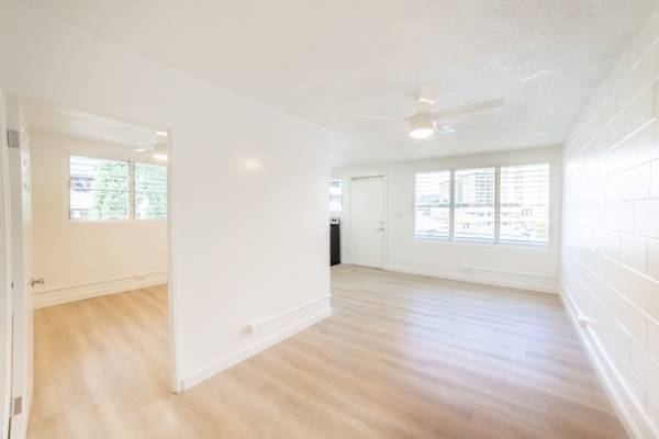 $2,295 / 2br - 650ft2 - 2br - 650ft2 - BEAUTIFULLY RENOVATED 2 BR IN TOWN!!! (2612 Kapiolani Blvd, Honolulu, HI)63686710428035124