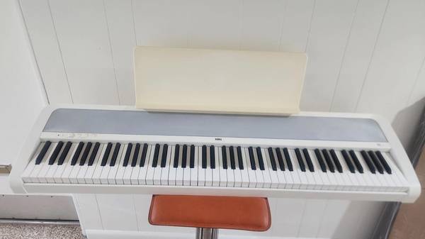 Korg B2 White Digital Keyboard Piano w/ Music Rest, Adapter & Pedal 1