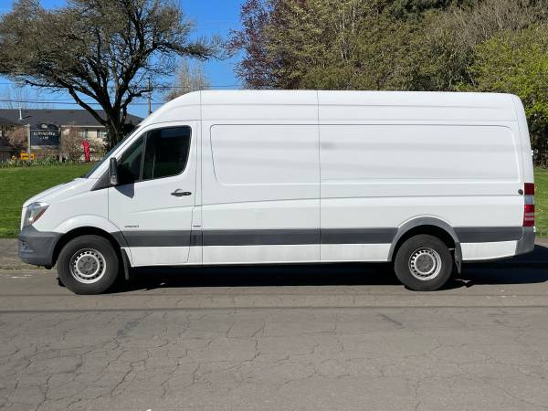 2015 Mercedes Sprinter 2500 extendida con techo alto, 1 dueño, turbodiésel - $26,995 (Portland)63495506450433121