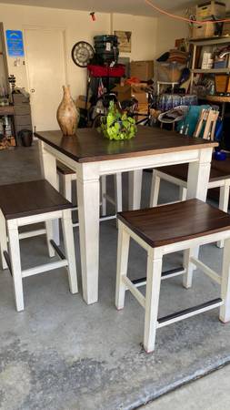 Counter Height Square Solid Wood Table & Stools Furniture 1