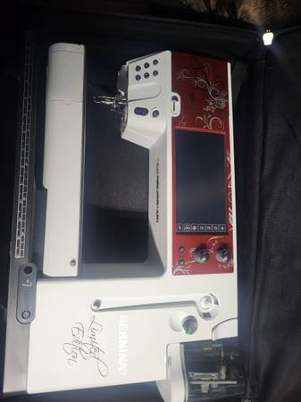 Bernina 830 le special edition sewing and embroiding machine 2500 1