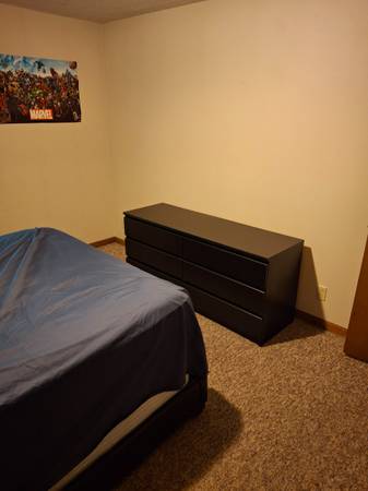 $700 / 3br - Furnished Room For Rent In Zeeland $70063618866366979122