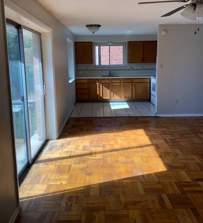 $1,165 / 2br - Location is EVERYTHING....CALL FOR A TOUR TODAY!!! (Moon Twp)64013531705473120