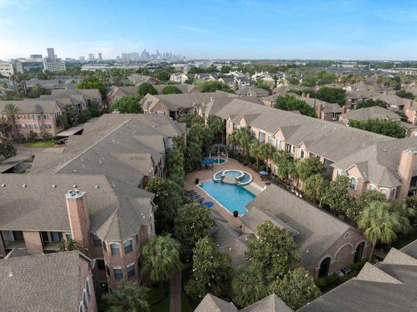 $1,489 / 2br - 1104ft2 - Granite Countertops, Spa/Hot Tub, Covered Parking, In Unit W/D (Houston Medical Center)63906679549315121