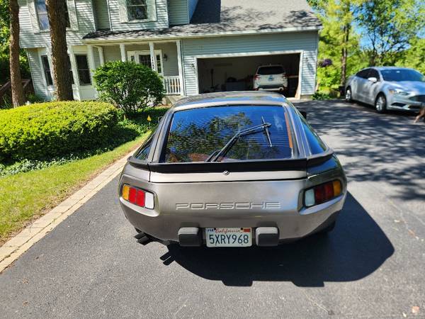 1985 Porsche 928 S - $4,500 (Green Oaks/Libertyville)63616776448257124