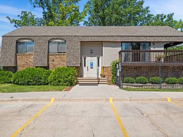 $1,065 / 2hab - 1052ft2 - La Felicidad Crece Aquí 🌿😊 (470 Quail Ct SW, Cedar Rapids, IA)63679458523651121