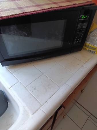 Microwave oven 1