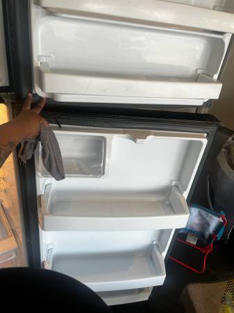 Refrigerator 1