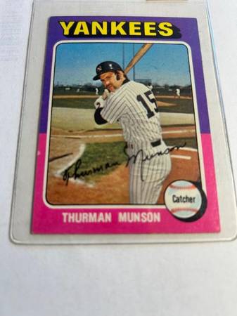 1975 TOPPS THURMAN MUNSON BASBALL CARD 1