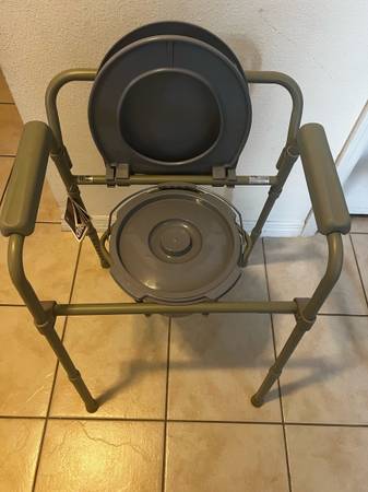 Drive Portable Commode 1