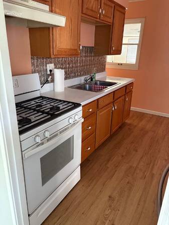 $950.00 / 3br - 2054ft2 - A beautiful and quite neighbor hood. 3 bedroom, 1 bath home with a att63953483784323124