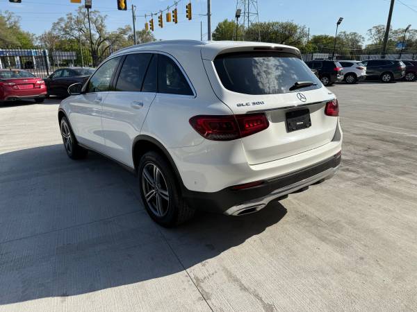 2020 MERCEDES GLC 300 4MATIC 84K FINANCE AVAILABLE - $21,995 (Detroit)63470236605059121