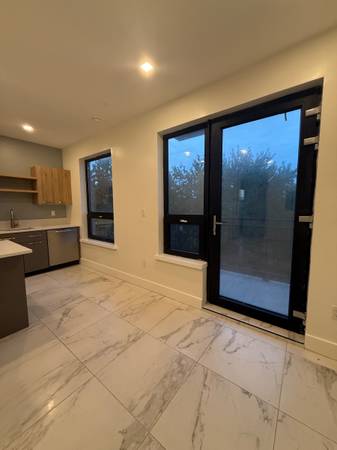 $2,699 / 2br - 1000ft2 - Stunning 2-Bedroom, 1-Bathroom Apartment in Prime Bed-Stuy Location! (Brooklyn)64033291268610121