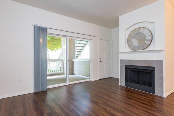$1,612 / 2br - 810ft2 - $1,000 Off 1st Month's Rent on Select Apartments! Call for Details. (Wilsonville - I5, 205, Tigard, Oregon City, T)63831327692161122