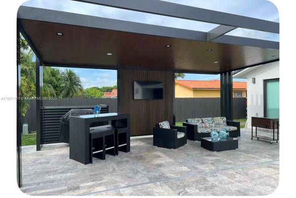 $12,500 / 6br - spacious recently remodeled house (6201 SW 107th Ave)64051007434626121