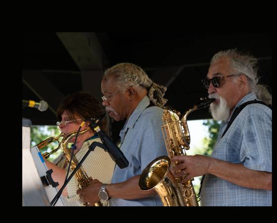 Bass Player Wanted – R&B/Funk Band with Deep Groove Focus 1