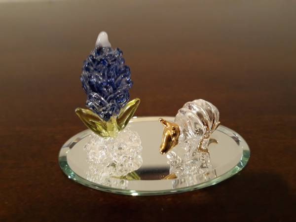 Bluebonnet & Armadillo Glass Figurines w/ Display Plate 1