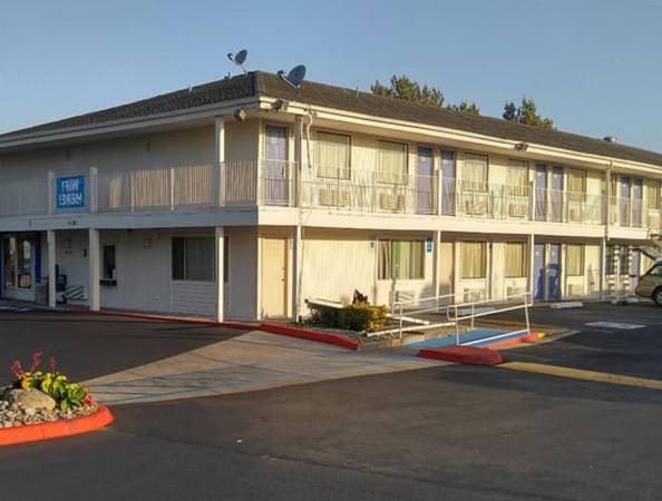 $599 / 1br - WiFi rápida, servicio de recepción, TV por cable, piscina > Tarifa increíble por semana (Tacoma Sur)63808008352259123