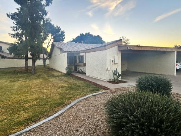 Modern 3 Bed/2 bath Townhouse in Phoenix |$1995/mo - Available 01/01/2 1