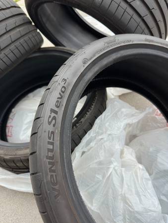 Hankook Ventus S1  235/35R19 1