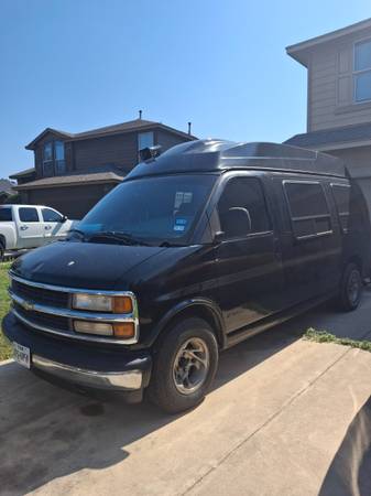 2000 Chevrolet Express $5500 OBO - $5,500 (Lockhart)63439333465859121
