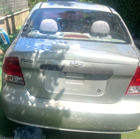 Chevrolet Aveo 2005 carro - $1,500 (Hollis queens)63654714313603121