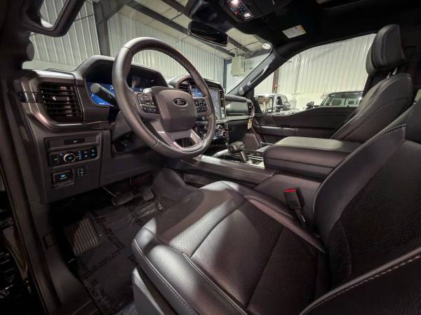 2026 Ford F-150 LARIAT 4X4 - Photo 15